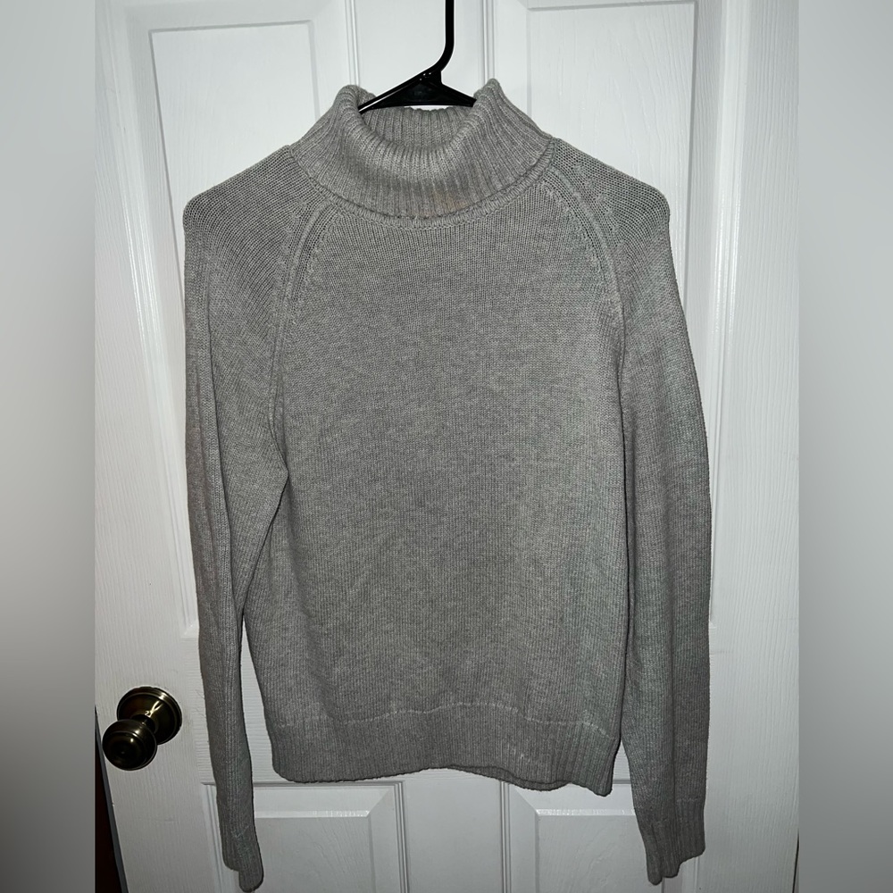 turtle neck sweater